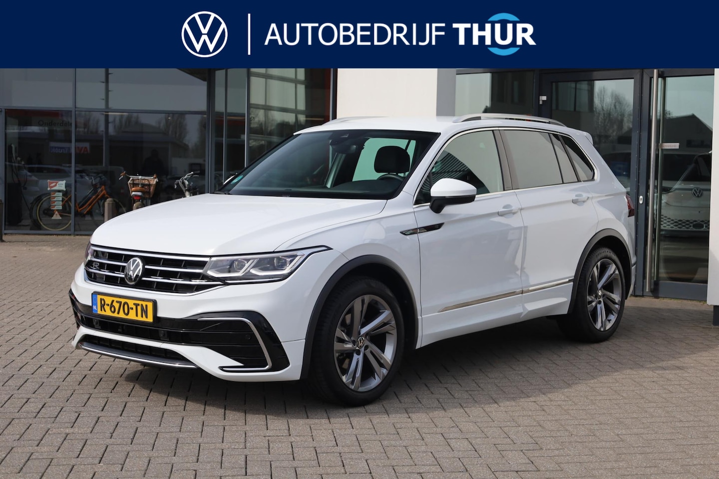 Volkswagen Tiguan - 1.5 TSI R-Line Business+ 110KW/150PK DSG, NL auto 1e eigenaar nieuw door ons geleverd en o - AutoWereld.nl