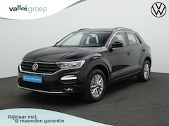 Volkswagen T-Roc - 1.0 TSI 110 pk Style | Trekhaak | Navigatie | Adaptive Cruise | Parkeersensoren voor/achte