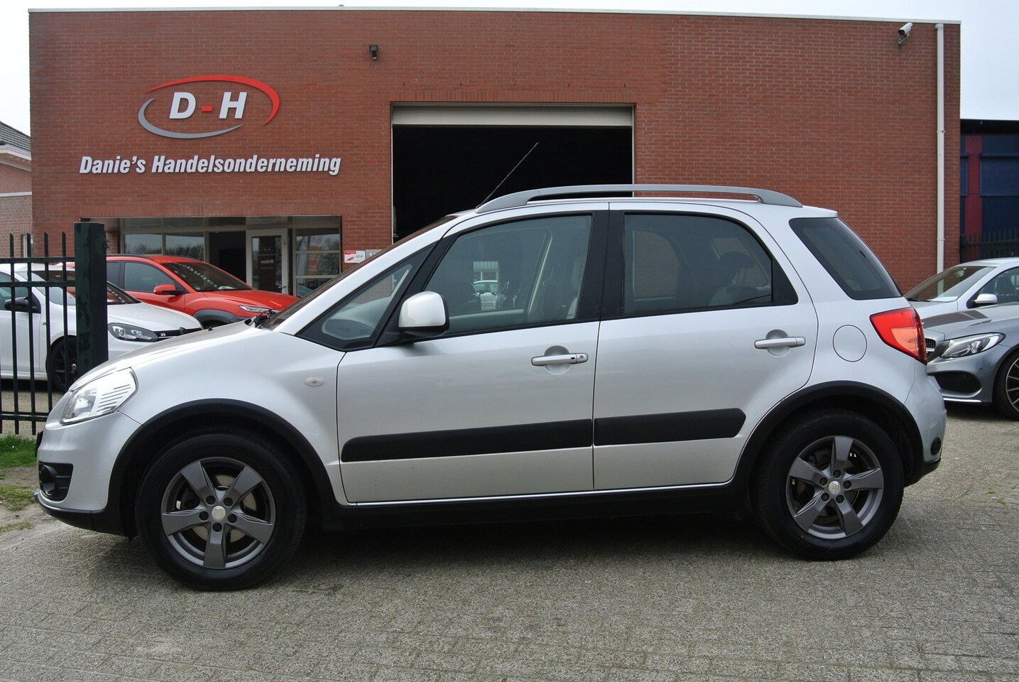 Suzuki SX4 - 1.6 Limited airco trekhaak inruil mogelijk nap - AutoWereld.nl