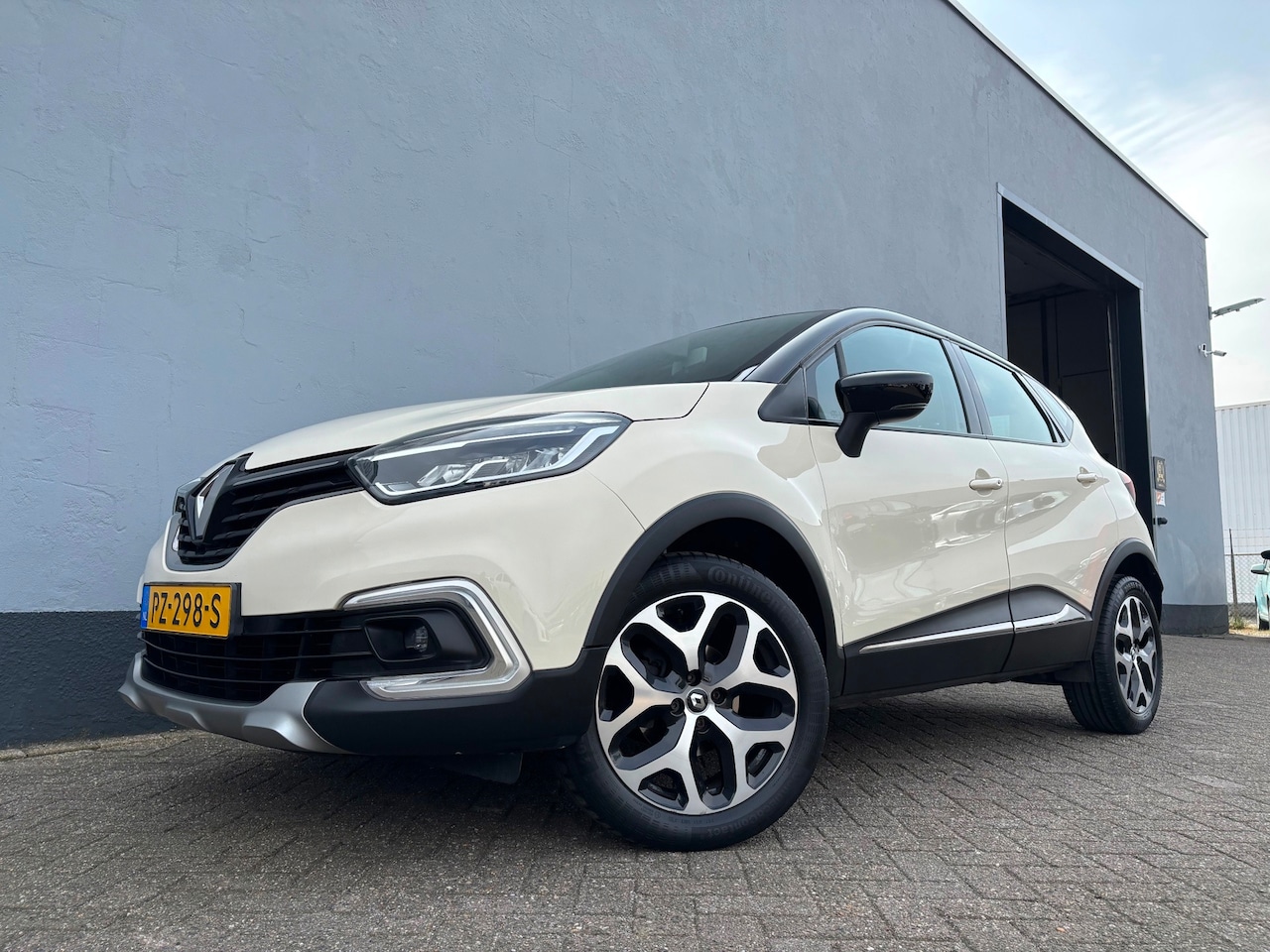 Renault Captur - 0.9 TCe Intens - Navigatie - Trekhaak - AutoWereld.nl