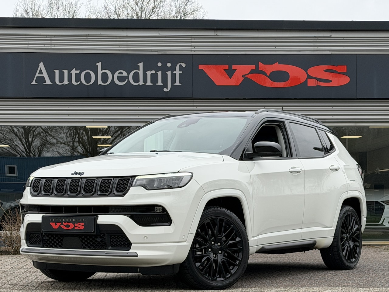 Jeep Compass - 4xe 240 Plug-in Hybrid | Leder | ACC | 19" lm | Elektrische stoel | Stuurverwarming - AutoWereld.nl