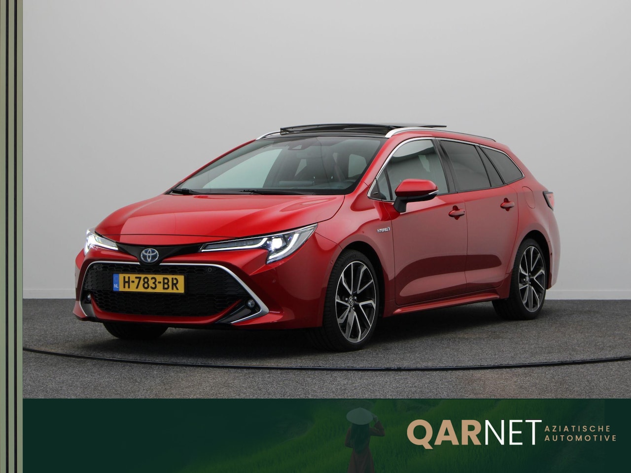 Toyota Corolla Touring Sports - 2.0 Hybrid Executive | Panoramadak | 18 Inch Velgen | Stoelverwarming | Headup Display | - AutoWereld.nl