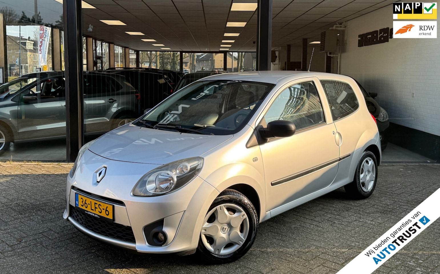 Renault Twingo - 1.2-16V 75pk AIRCO | ELEKTR PAKKET | NAP - AutoWereld.nl