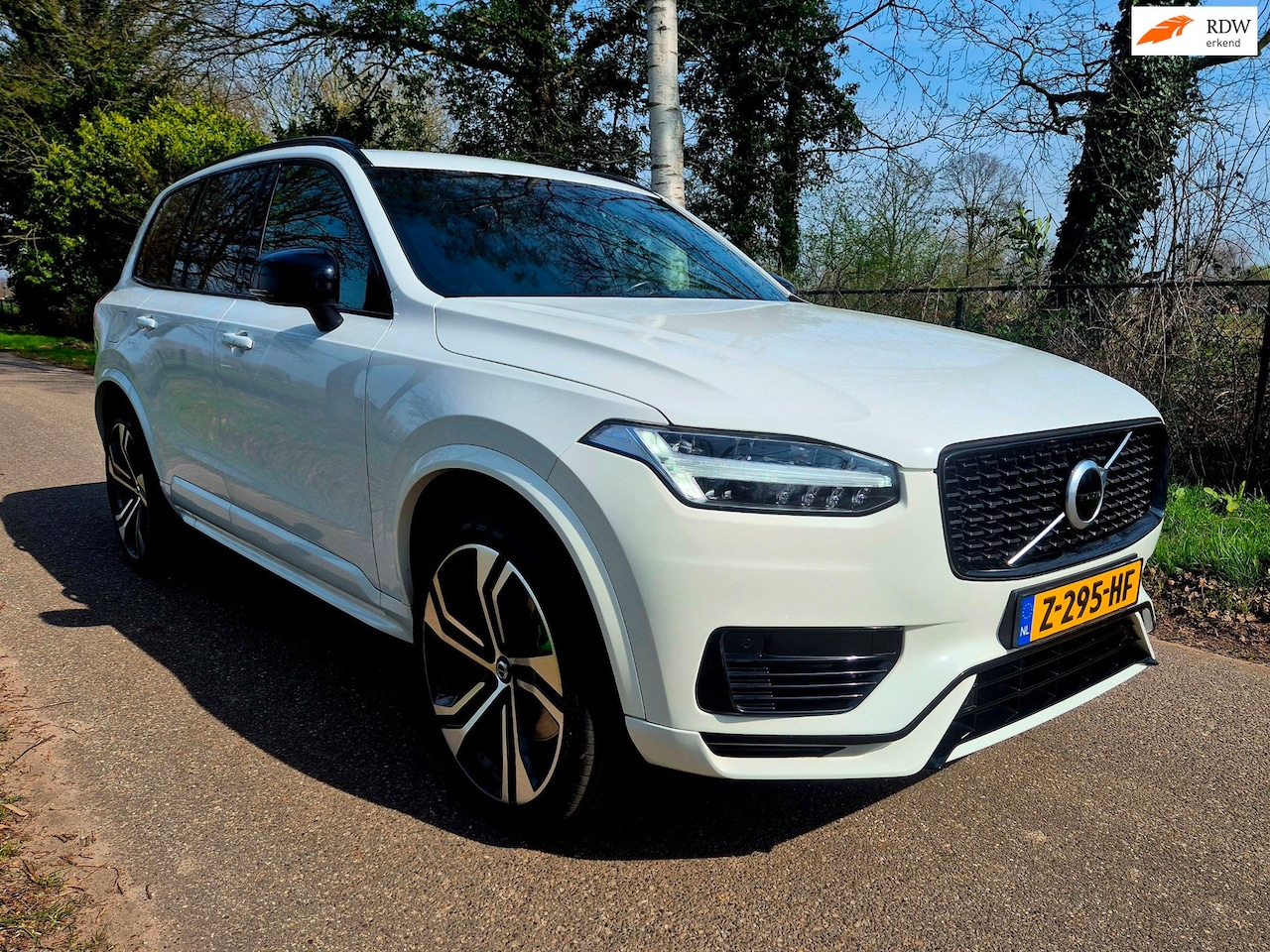 Volvo XC90 - 2.0 T8 Recharge AWD R-Design . 22 inch . Camera - AutoWereld.nl