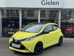 Toyota Aygo - 1.0 VVT-i x-cite | Nieuwe koppeling, Lichtmetalen velgen, Parkeercamera, Bluetooth, Stuurb