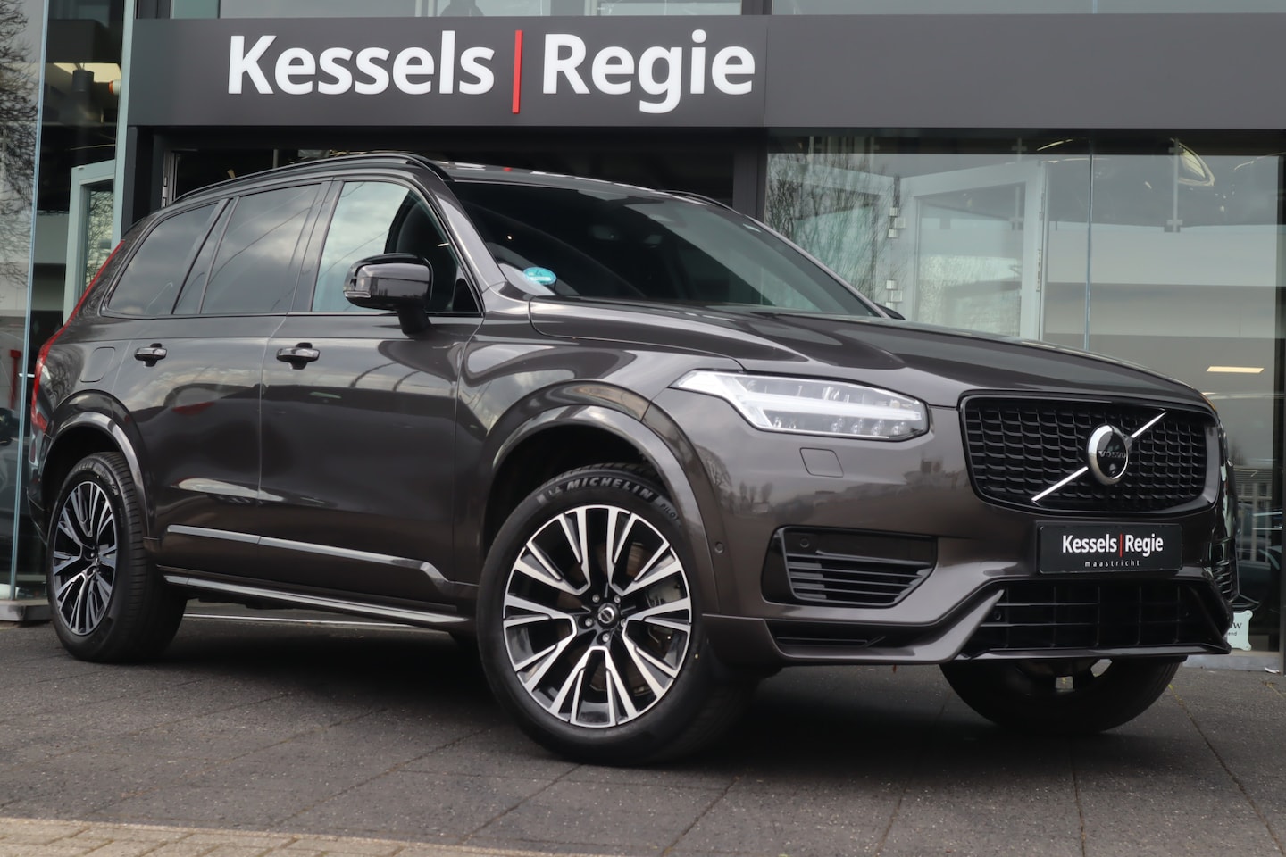 Volvo XC90 - 2.0 T8 Plug-in AWD Plus Dark 7p! Pano Memory H&K 360 El.Haak ACC Keyless Bliss Stuurverwar - AutoWereld.nl