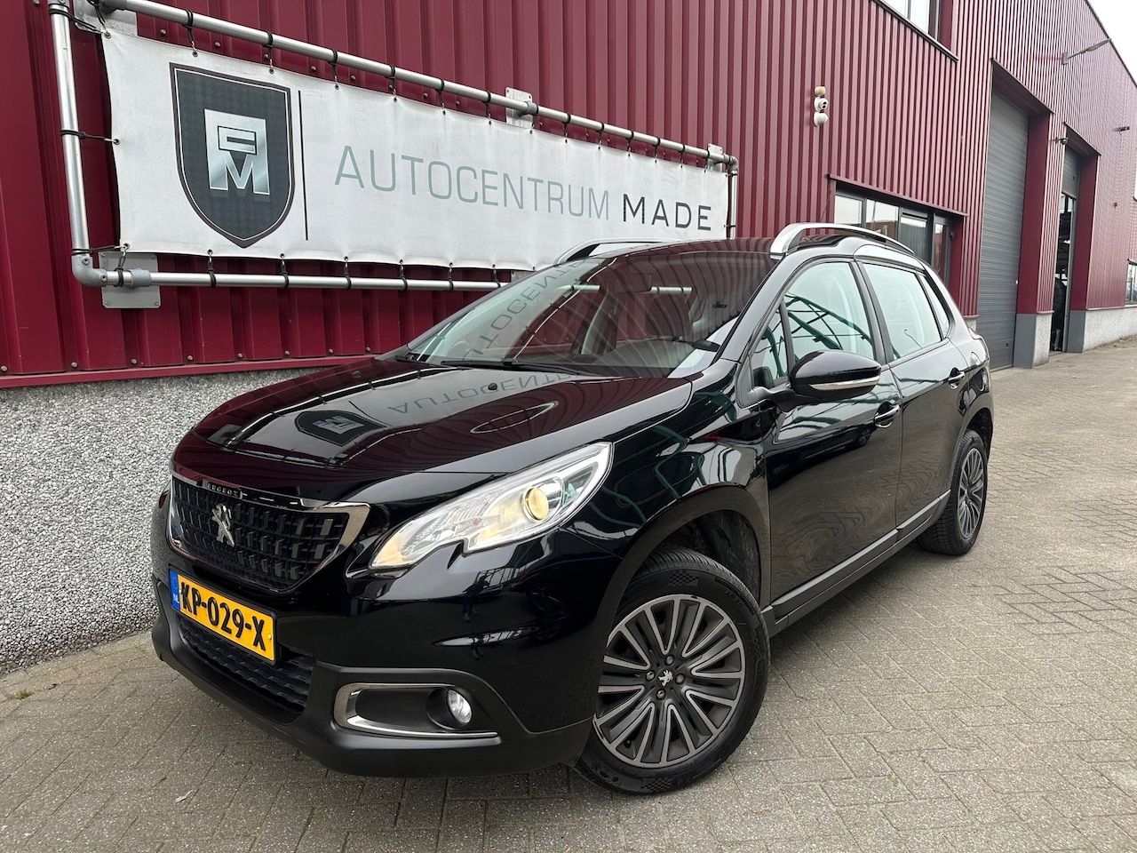 Peugeot 2008 - 1.2 PureTech Blue Lion // Navi // Airco // 105 DKM NAP - AutoWereld.nl