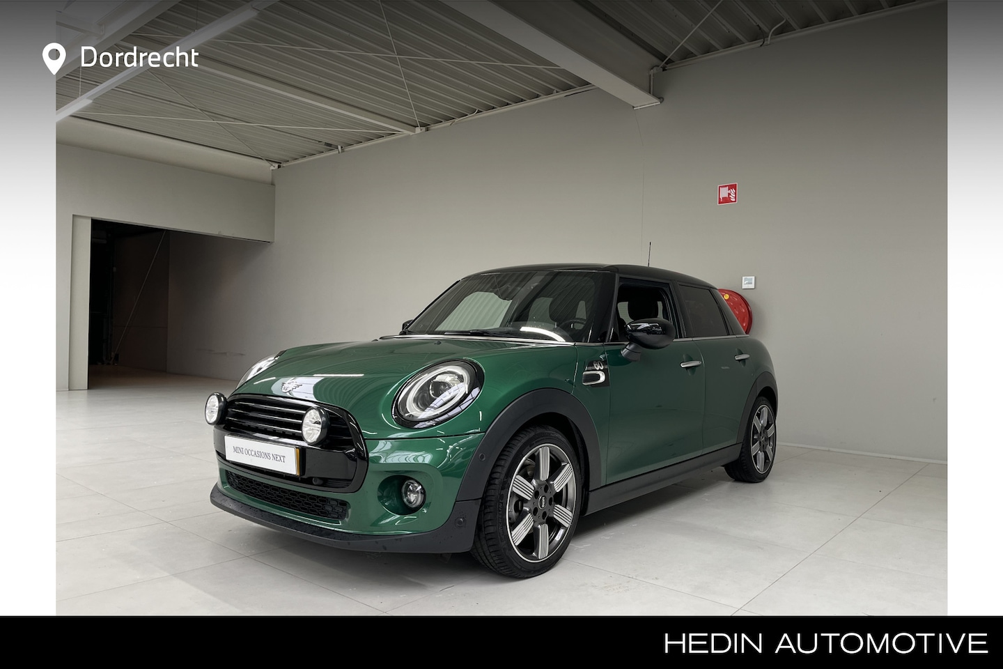 MINI Cooper - 5-DEURS 60 Years Edition | Panorama | Leder | Harman Kardon - AutoWereld.nl