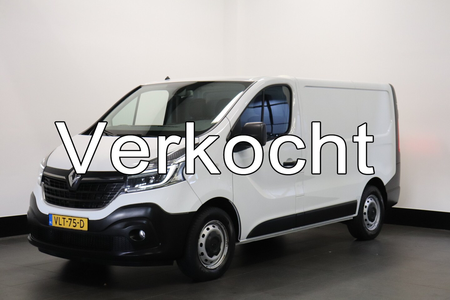 Renault Trafic - 2.0 dCi 145PK Automaat EURO 6 - Airco - Navi - Cruise - Camera - €14.900,- Excl. - AutoWereld.nl