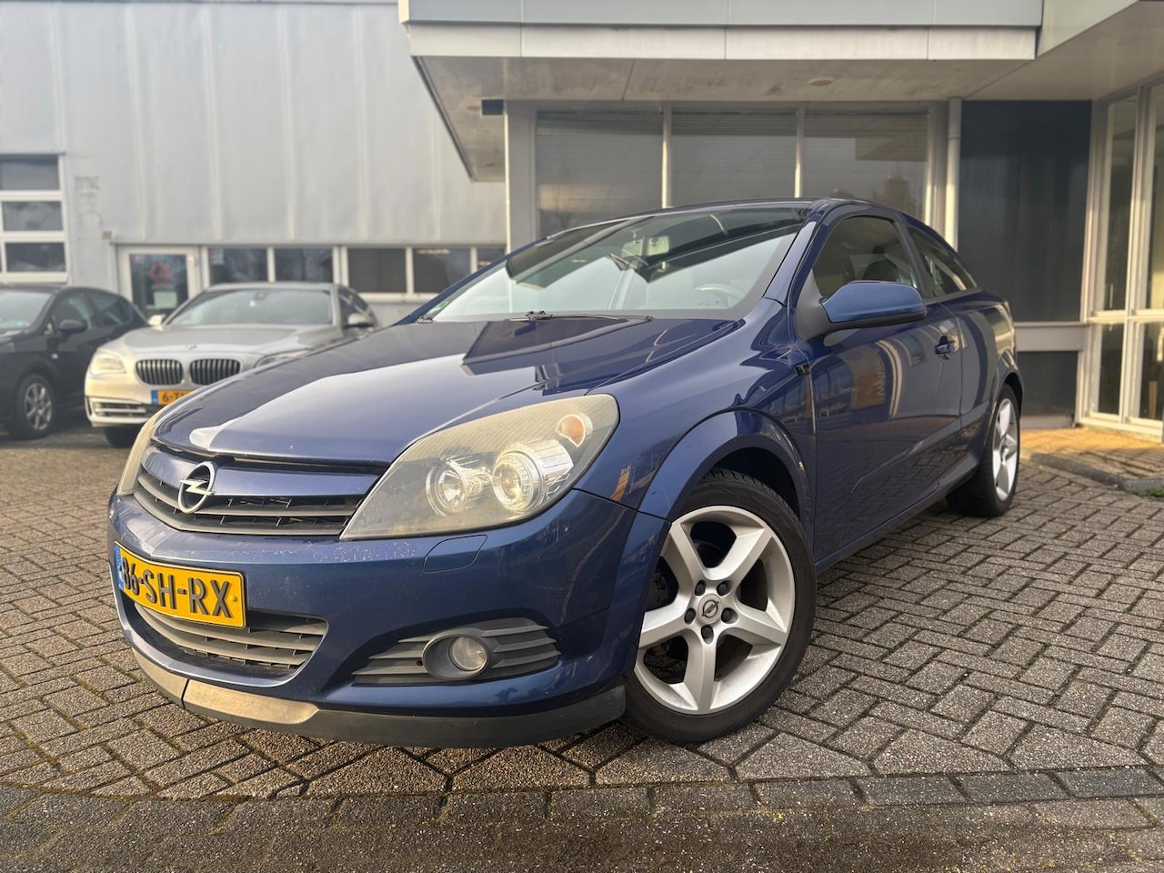 Opel Astra GTC - 1.6 Sport | Handgeschakeld | Cruise | - AutoWereld.nl