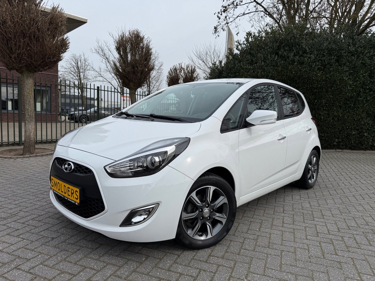 Hyundai ix20 - 1.4i, AIRCO automatisc, Cruise Control, Parkeersensoren, LM-velgen 16", Isofix, Bluetooth, - AutoWereld.nl