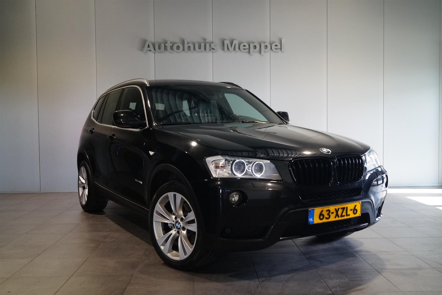 BMW X3 - XDrive 20i Automaat Xenon | Navigatie | Trekhaak | HiFi | M-leerstuurwiel | APK 08-26 - AutoWereld.nl