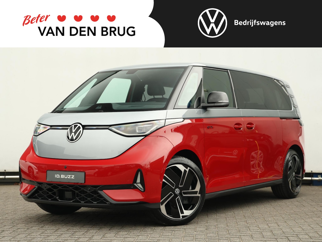 Volkswagen ID. Buzz - GTX Limited 250 kW (340 pk) 4 Motion | Maart rijden | 7 persoons | Navigatie | Panoramadak - AutoWereld.nl