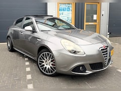 Alfa Romeo Giulietta - 1.4 T Distinctive-170 PK=Automaat-Nieuwe APK