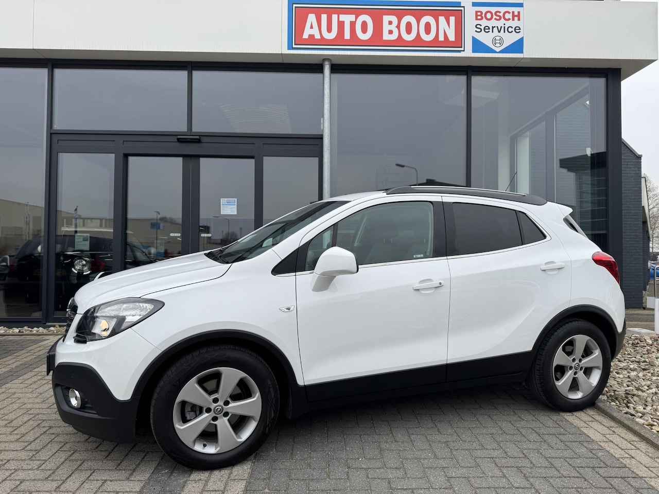 Opel Mokka - 1.4T 140PK INNOVATION 1E.EIG. NAVI/P-CAM/CLIMA/ 2XPDC/MEDIA/BTA/DAKRAILS/17''LMV/P-GLAS .N - AutoWereld.nl