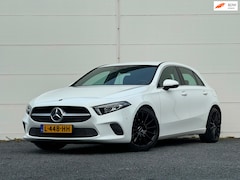 Mercedes-Benz A-klasse - 180 Business Solution Wide screen Stoelverwarming Draadloze tel lader Stuurschakeling Verl