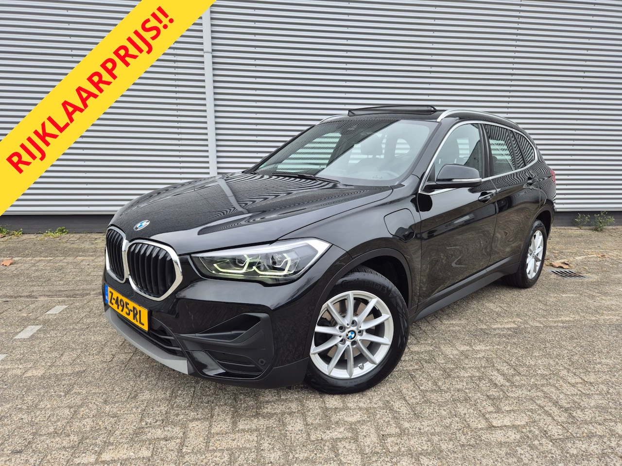 BMW X1 - XDrive25e Automaat,Panomadak,Carplay,Stoelverwarming,extra,Winter,Cruisecomtrol - AutoWereld.nl