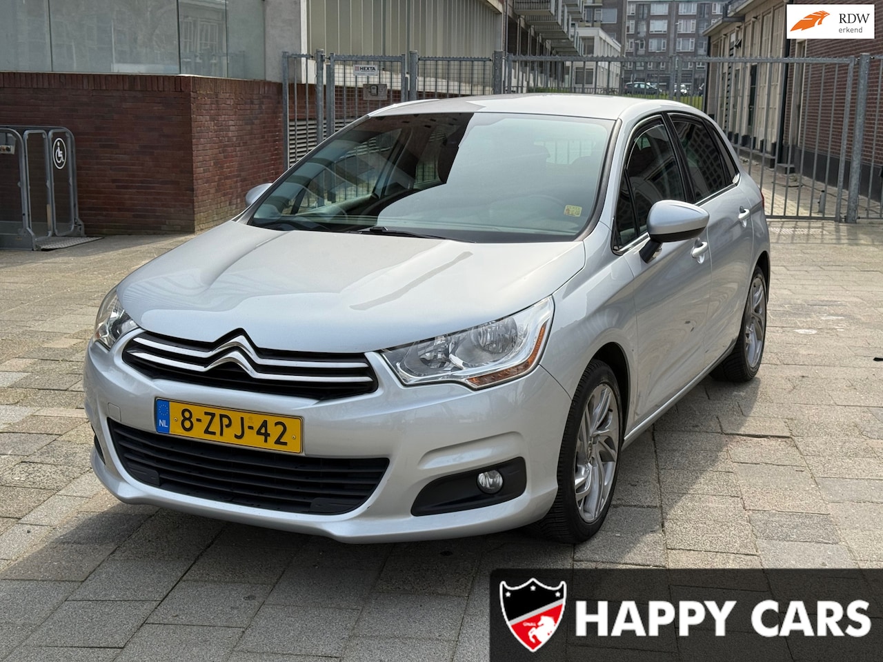 Citroën C4 - 1.2 PureTech Ligne Business, NIEUWE APK, NAVI - AutoWereld.nl