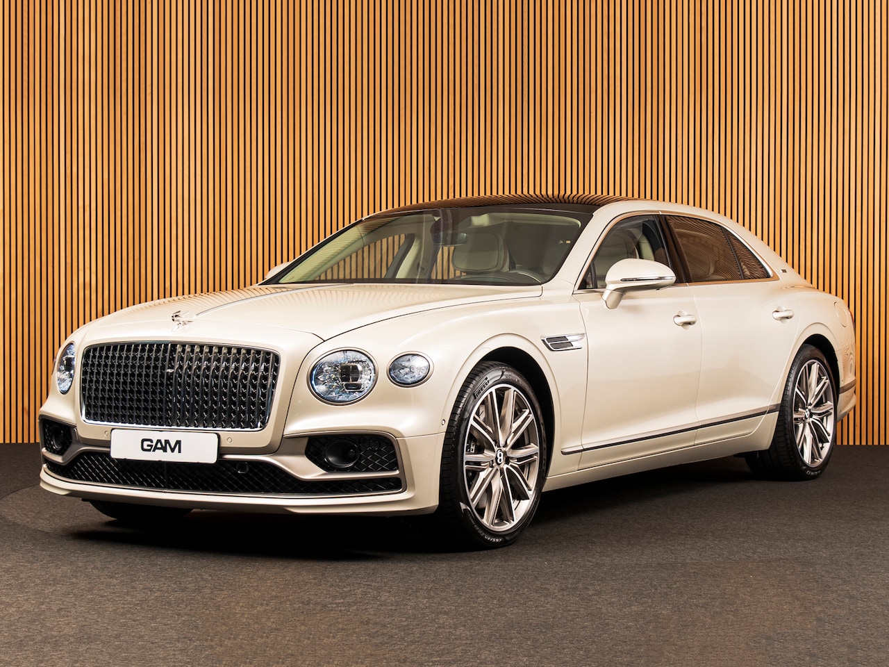 Bentley Flying Spur - Odyssean 2.9 V6 Hybrid B&O | MASSAGE | PANO | NACHTZICHT - AutoWereld.nl