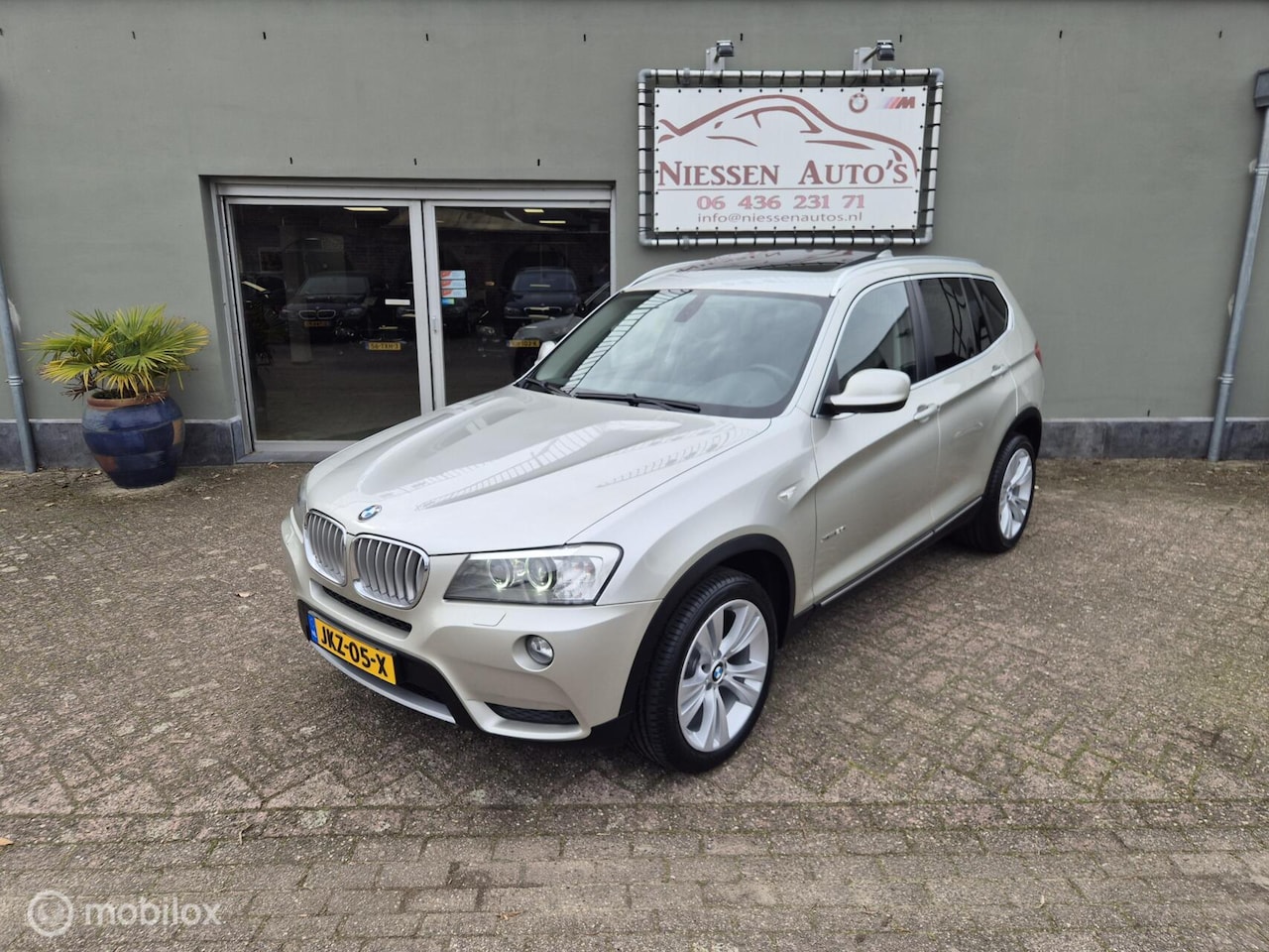 BMW X3 - F25 xDrive28i High Executive 6 cilinder/Pano/Navi - AutoWereld.nl