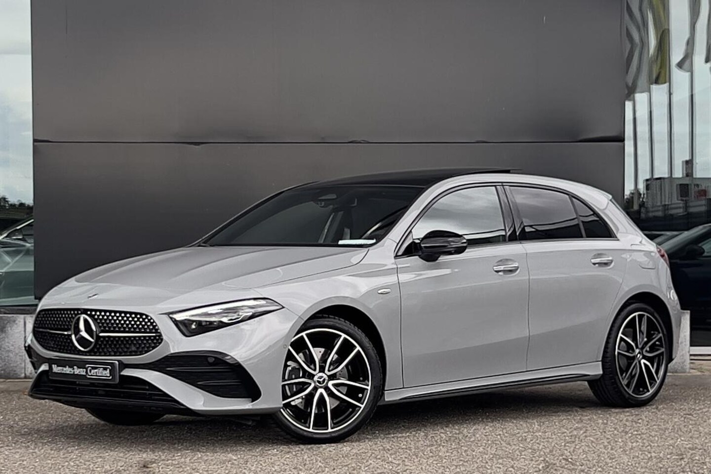 Mercedes-Benz A-klasse - A 250e Automaat Business Solution AMG | MANUFAKTUR | AMG Line Plus Pakket - AutoWereld.nl