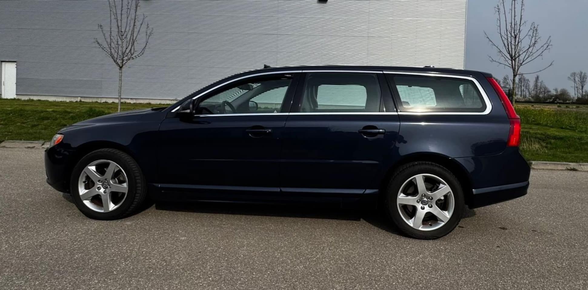 Volvo V70 - 1.6 T4 Limited Edition met gereviseerde powershift - AutoWereld.nl