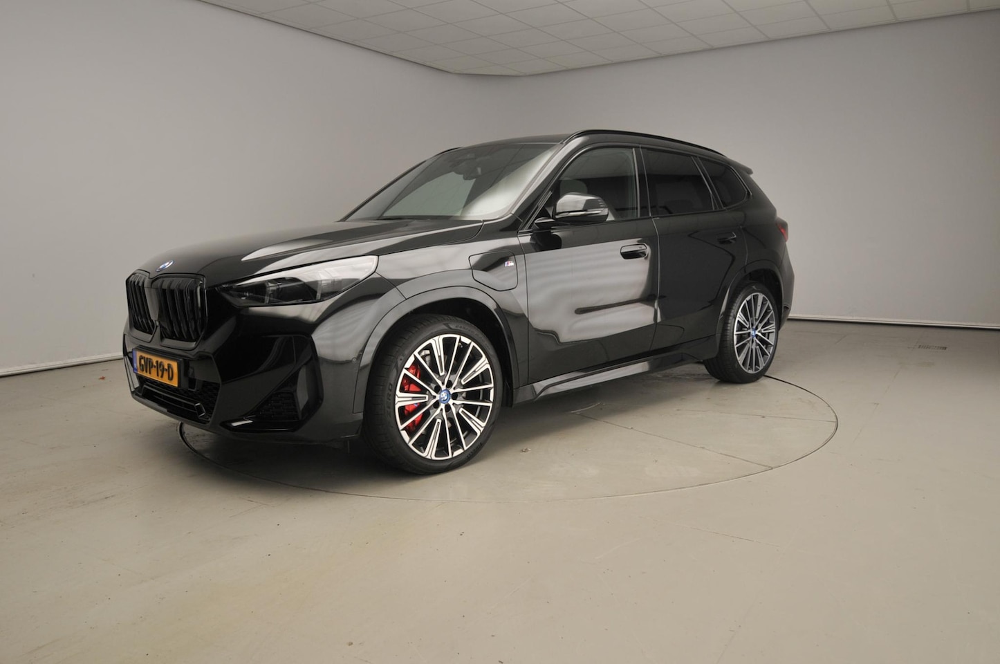 BMW X1 - xDrive25e | M-Sportpakket | LED | Navigatie | Panoramadak | Stoelverwarming | Keyles go | - AutoWereld.nl