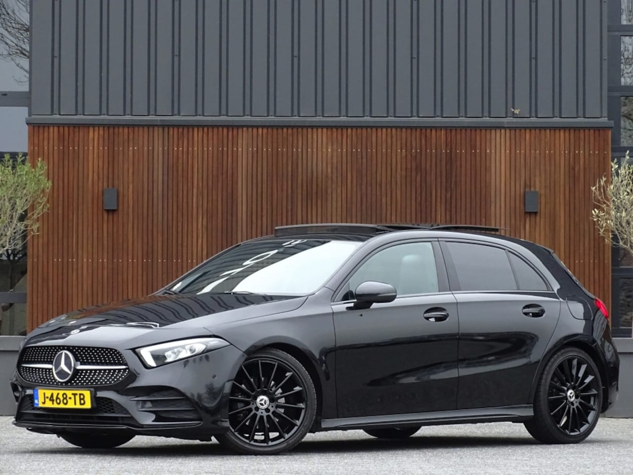 Mercedes-Benz A-klasse - 180d Bns Sol. AMG-pakket / Burmester / dakraam / LED - AutoWereld.nl