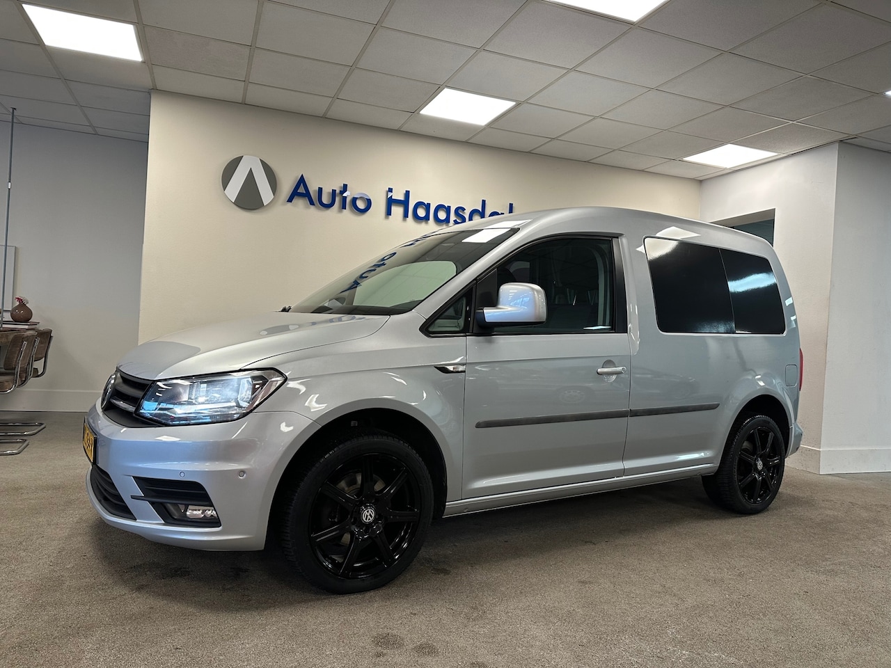 Volkswagen Caddy - 2.0 TDI L1H1 BMT|DSG|AUTOMAAT|HIGHLINE|185PK|NAVIGATIE|APPLE CAR PLAY|CRUISE|VOLLE OPTIES - AutoWereld.nl