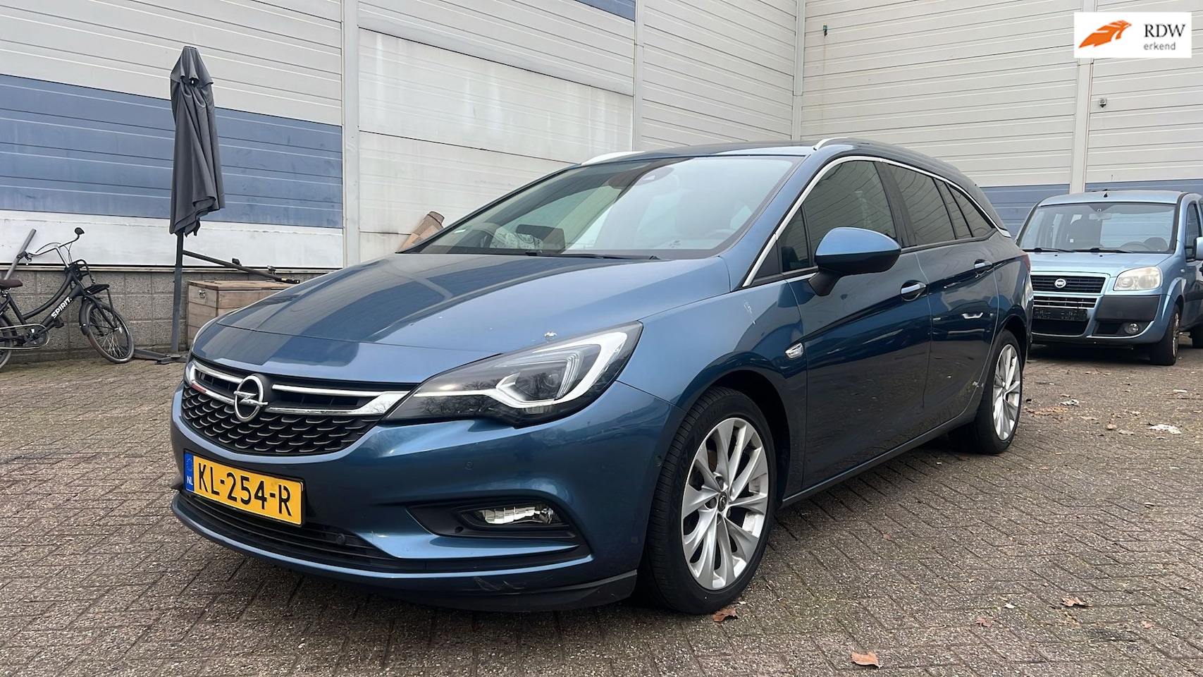 Opel Astra Sports Tourer - 1.6 CDTI Innovation motorschade engine demage - AutoWereld.nl