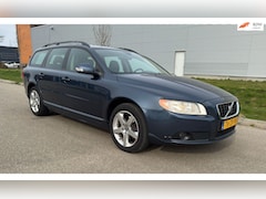 Volvo V70 - 2.5T Momentum in nette staat