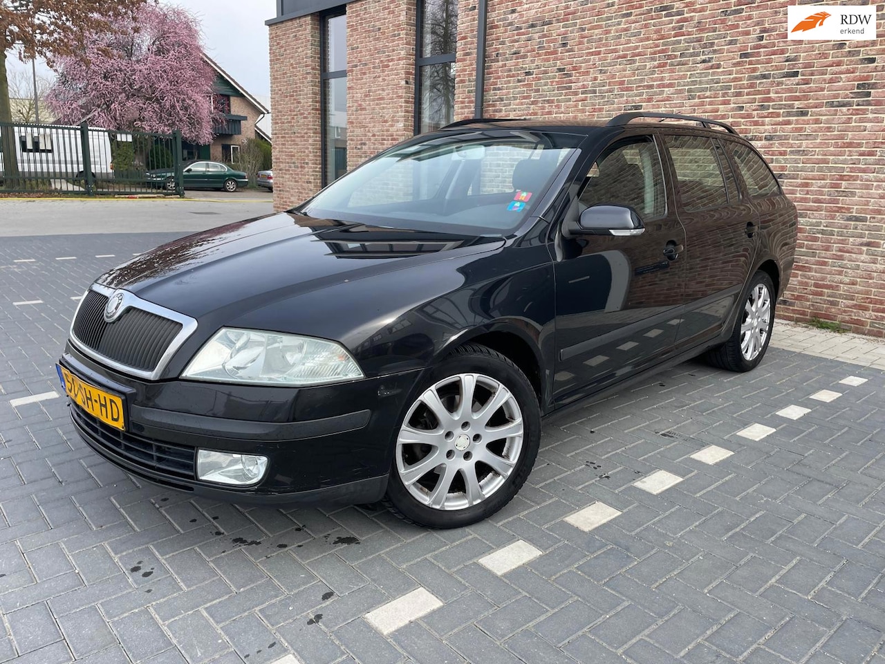 Skoda Octavia Combi - 2.0 FSI Ambiente 2.0 FSI Ambiente - AutoWereld.nl