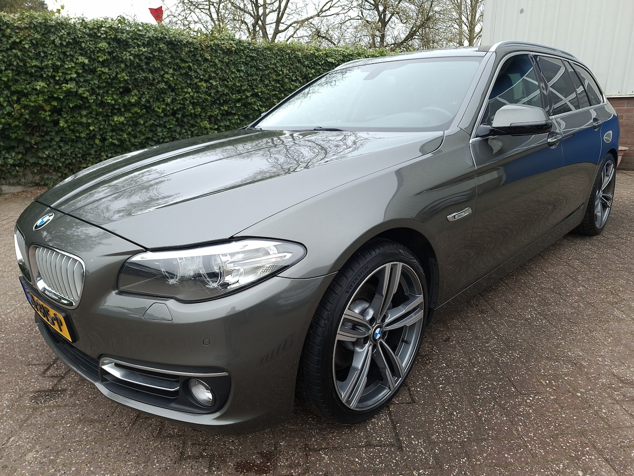 BMW 5-serie Touring - 518d High Executive LEER/XENON/PDC/NAVI/TREKHAAK 150PK - AutoWereld.nl