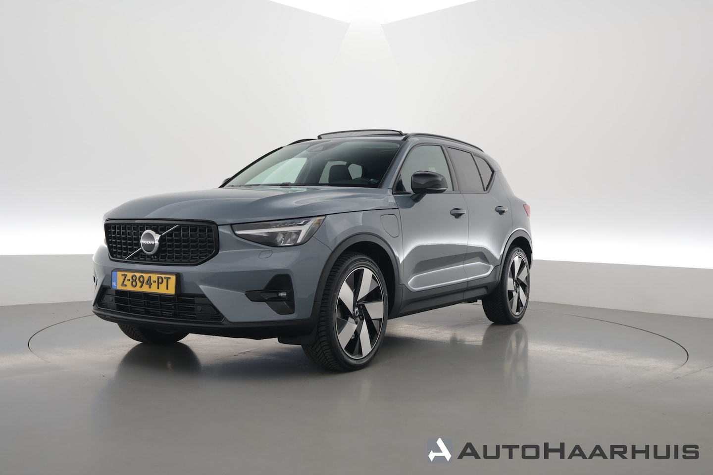 Volvo XC40 - 1.5 T4 Plug-in hybrid Plus Dark | Pano | Apple CarPlay | Stoel-Stuurverw. | Harman Kardon - AutoWereld.nl