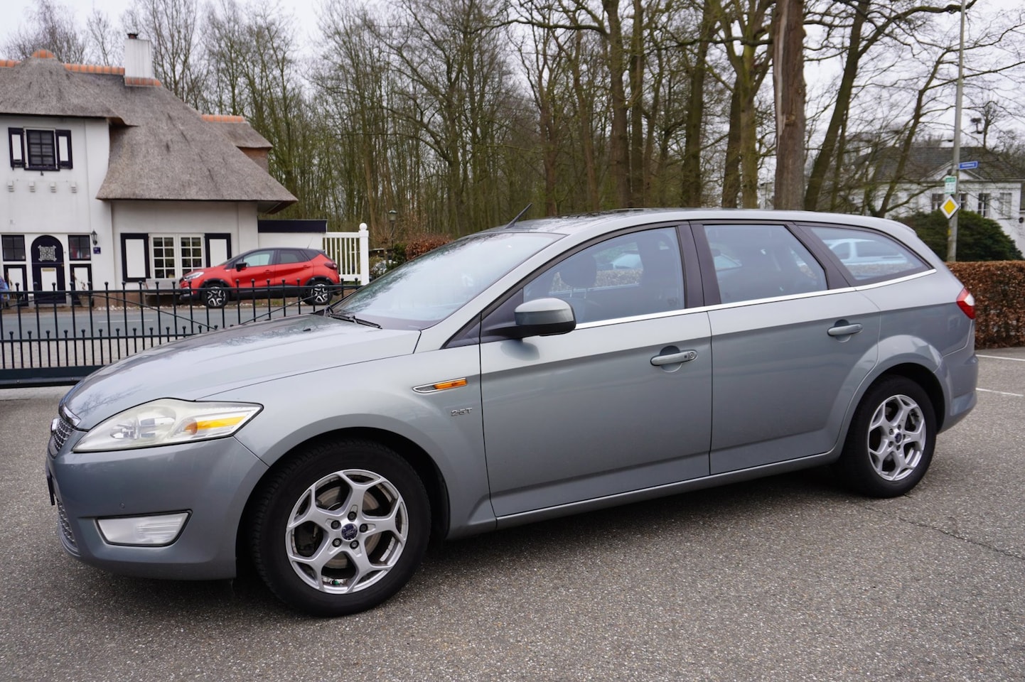 Ford Mondeo Wagon - 2.5-20V Ghia Airco Pdc Lm Velgen Trekhaak - AutoWereld.nl