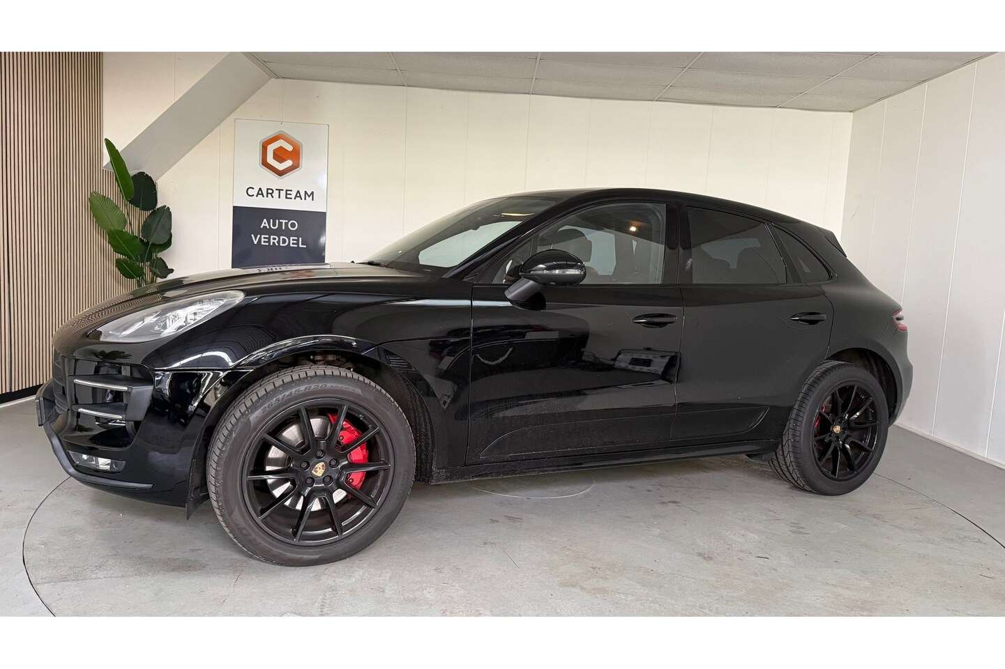 Porsche Macan - 3.6 Turbo Airco, Navi, Leder, Pano, Trekhaak, Standkachel, Ect ect - AutoWereld.nl