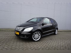 Mercedes-Benz B-klasse - 200 Airco / / Pano / Elektr. ramen / Stoelverw. / Parkeersens. / Lm velgen