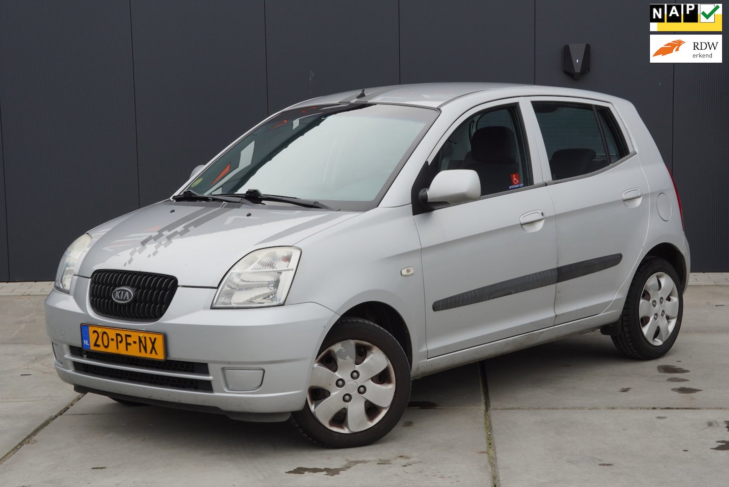 Kia Picanto - 1.1 LXE Automaat Hand gas bediening Rolstoel 5 Deurs Radio Bluetooth - AutoWereld.nl