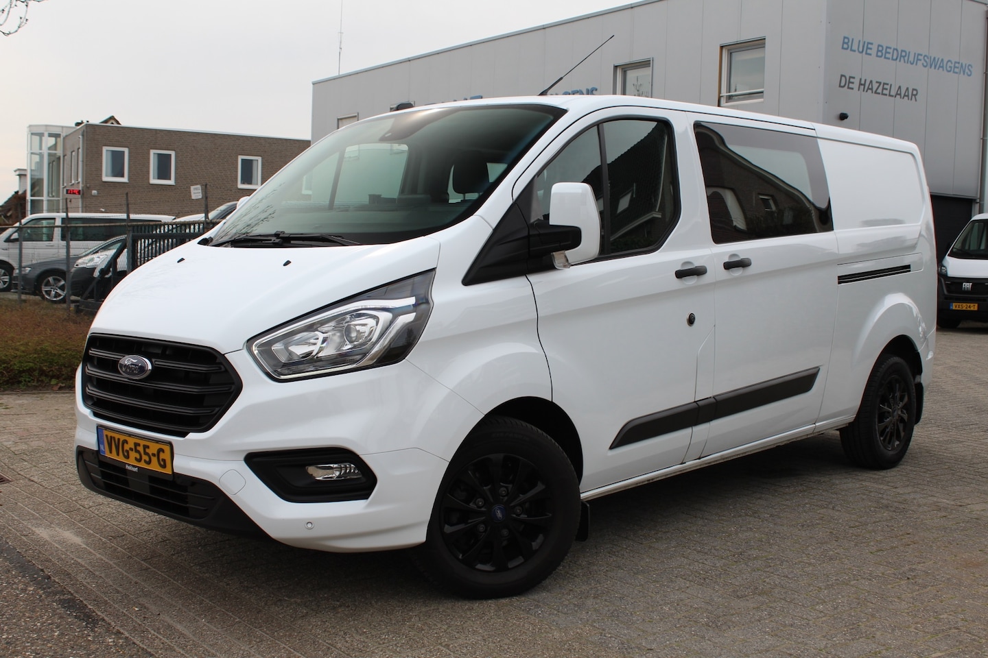 Ford Transit Custom - 320 2.0 TDCI 130PK Euro6 L2H1 Trend DC Dubbele Cabine 6-persoons - AutoWereld.nl