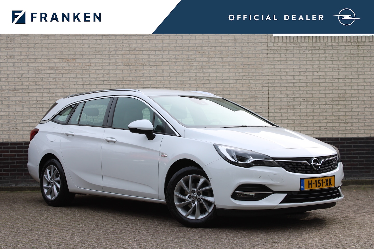Opel Astra Sports Tourer - 1.2 Elegance | Trekhaak | BLIS | Camera | Navigatie | Winterpack - AutoWereld.nl