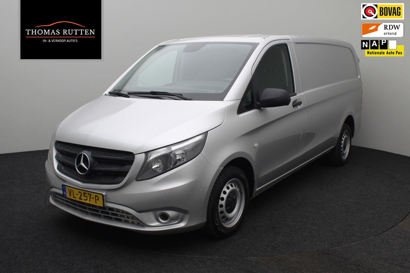 Mercedes-Benz Vito - 111 CDI Lang 2015 | Airco | Cruise Control | Navigatie | Achteruitrij Camera | Parkeersens - AutoWereld.nl
