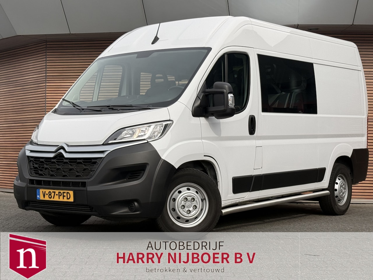 Citroën Jumper - 35 2.2 BlueHDi 140 L2H2 Club DC Betimmering / 6p / Navi / Camera / Trekhaak / Carplay - AutoWereld.nl