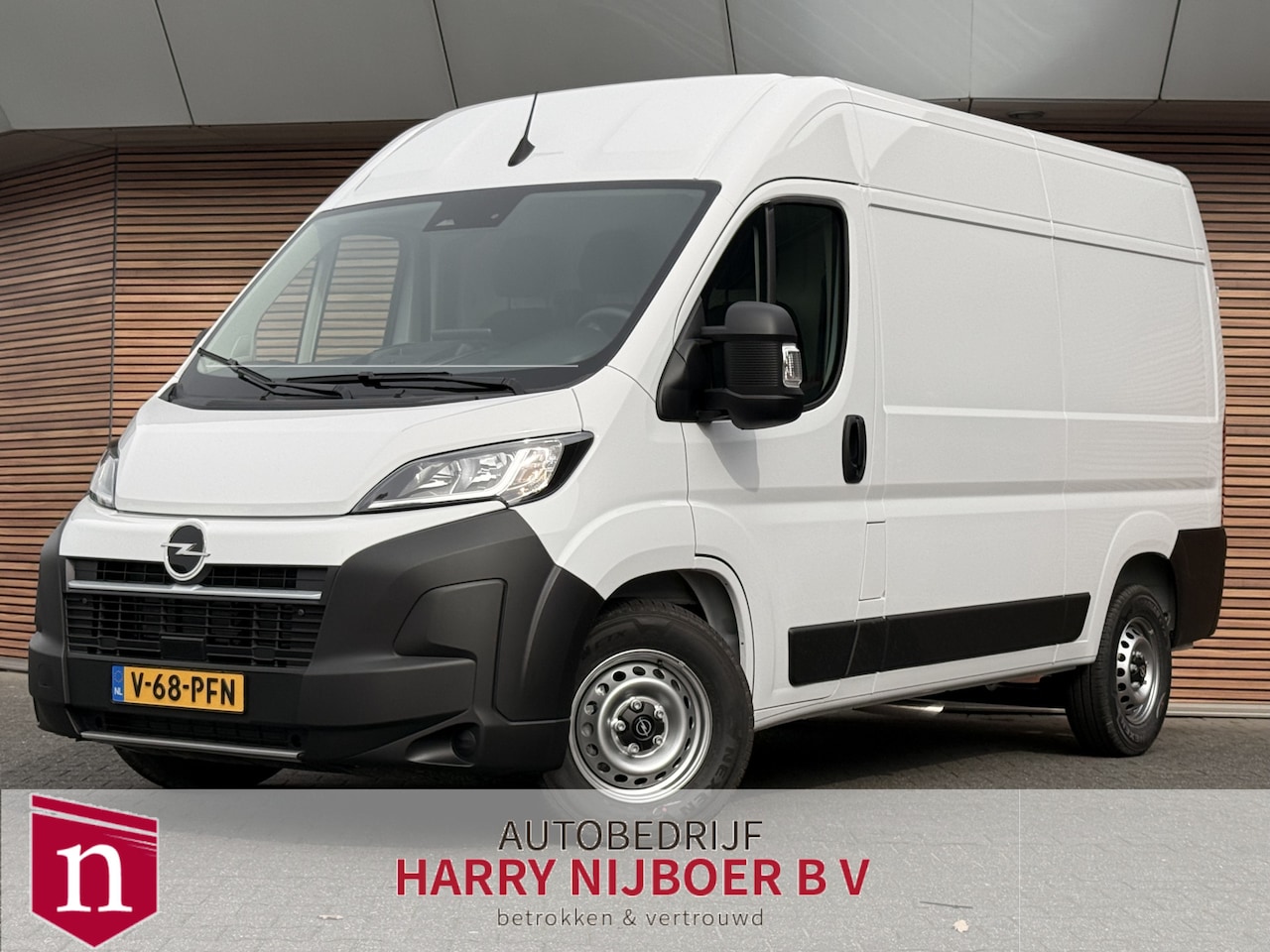 Opel Movano - 2.2D 140 S&S L2H2 3.5t Camera / Navi / Clima / Carplay / Automaat! - AutoWereld.nl