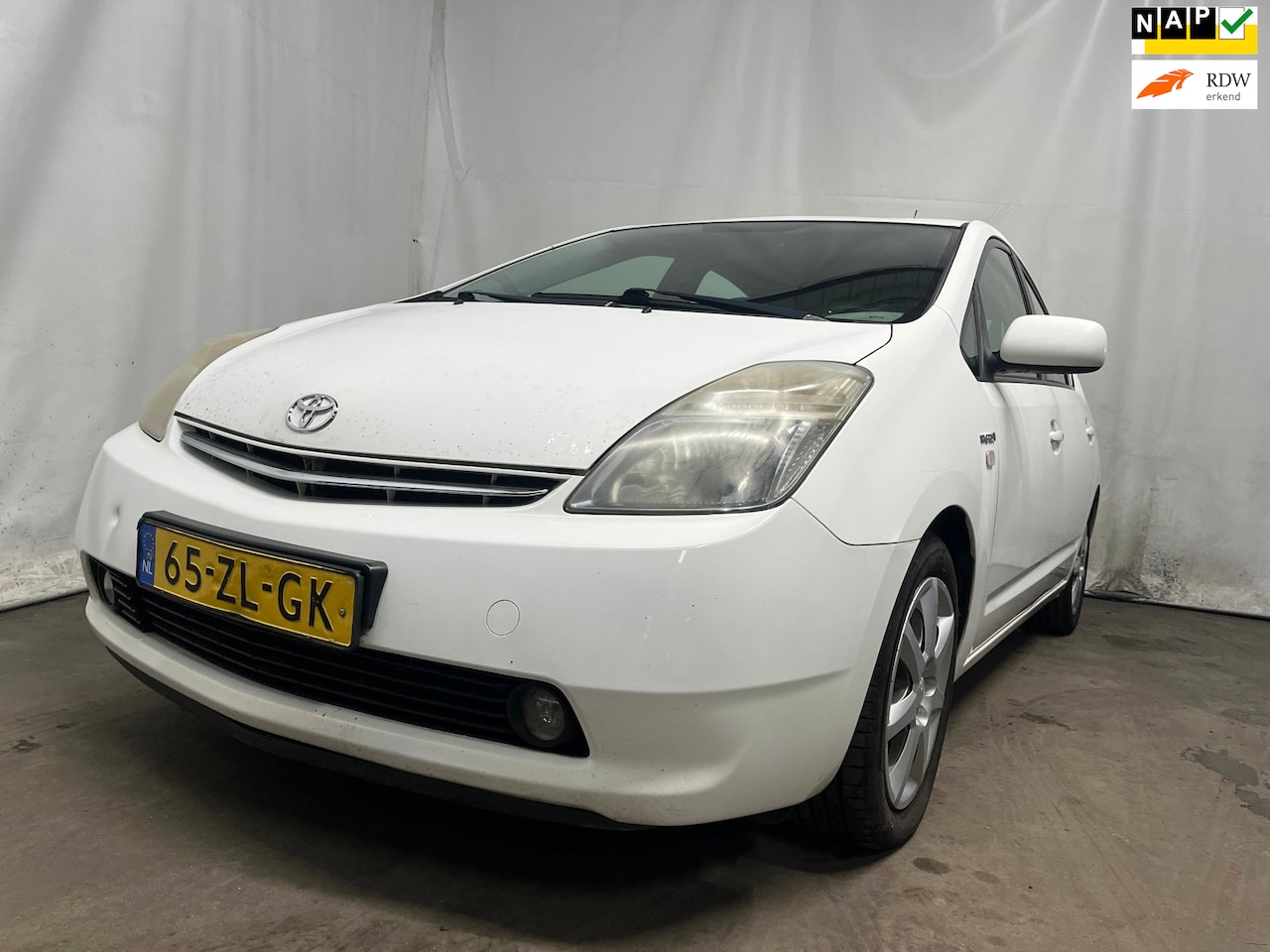 Toyota Prius - 1.5 VVT-i Comfort SCHADEAUTO!!! - AutoWereld.nl