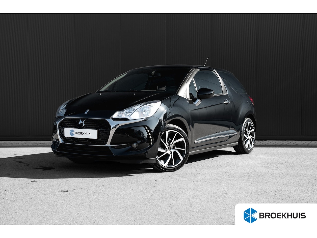 DS 3 - 1.2 PureTech 110pk Connected Chic | Cruise Control | Climate Control | Lichtemetaal | Came - AutoWereld.nl