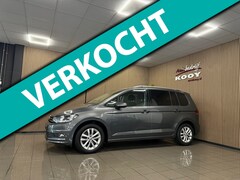 Volkswagen Touran - 1.6 TDI SCR Comfortline Business * 7 Persoons / Carplay / Trekhaak / NL Auto