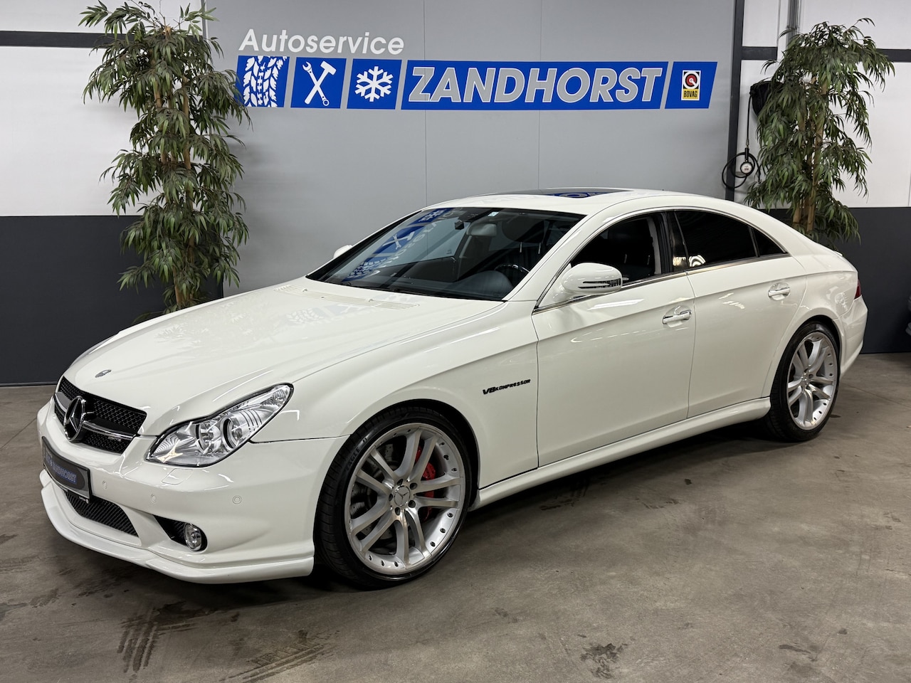 Mercedes-Benz CLS-klasse - // Leer // Schuifdak // Xenon AMG 55 - AutoWereld.nl