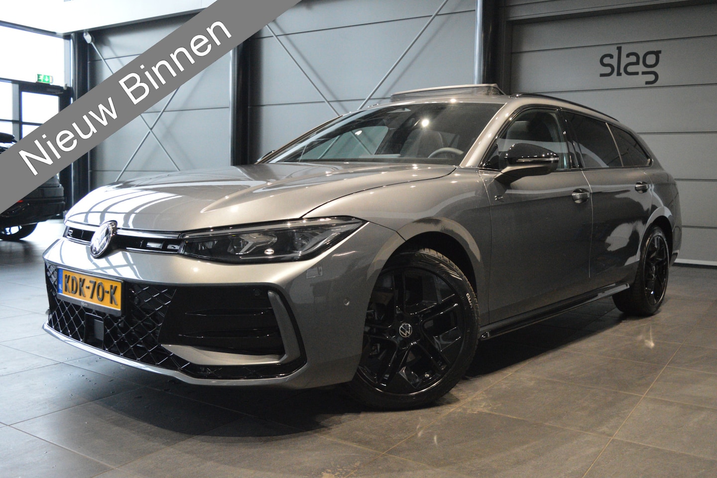 Volkswagen Passat Variant - 2.0 TDI 3X R-LINE head up pano trekhaak 18 inch 150 pk !! - AutoWereld.nl