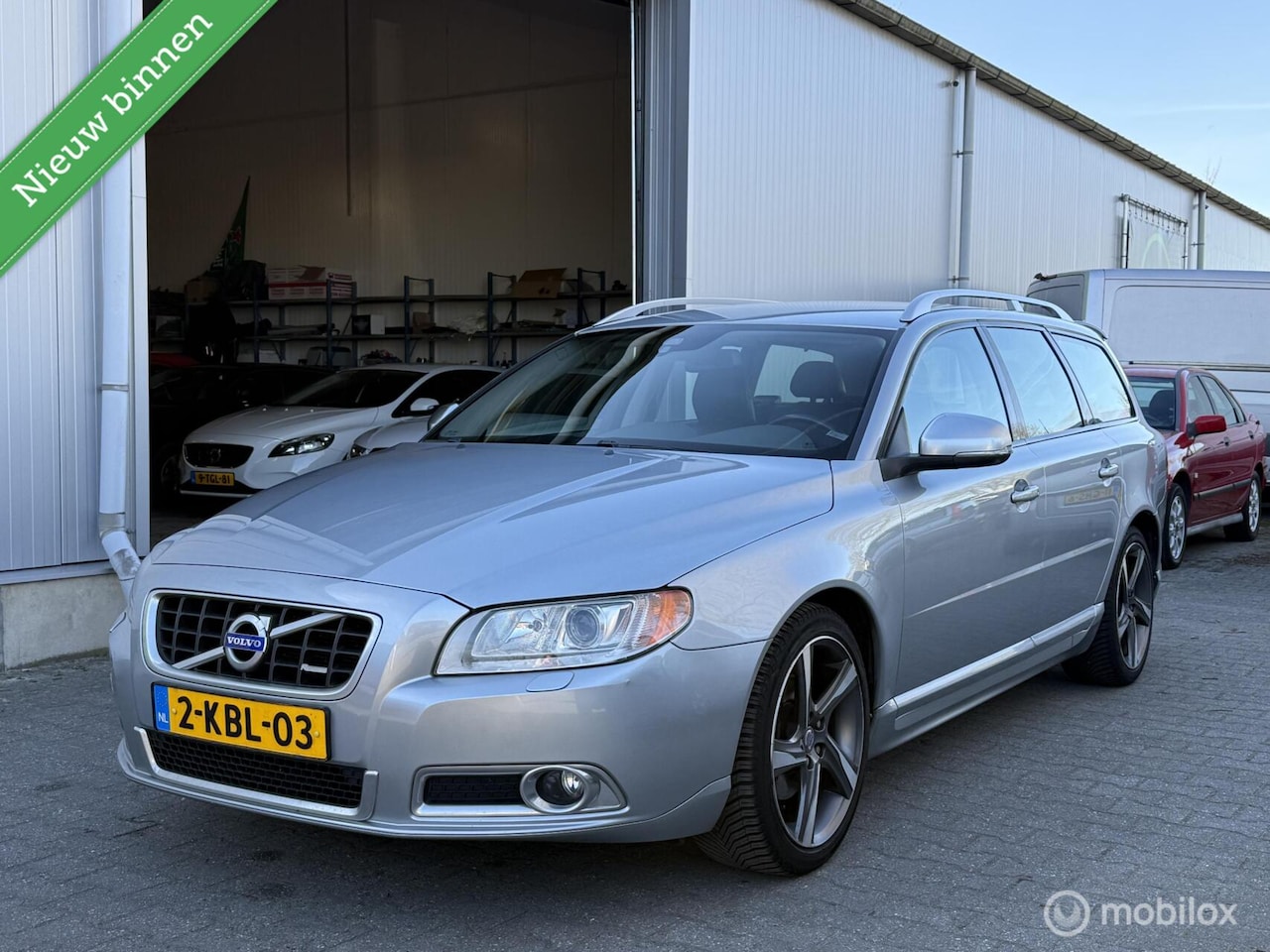 Volvo V70 - 1.6 T4 R-Design R-Edition, Automaat, Netjes - AutoWereld.nl