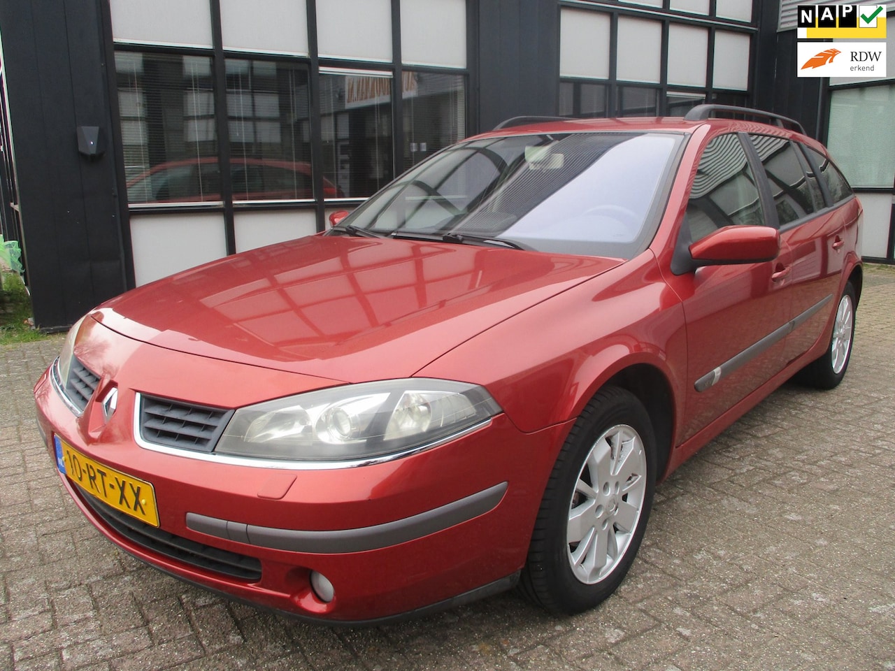 Renault Laguna Grand Tour - 1.6-16V Expression 1.6-16V Expression - AutoWereld.nl